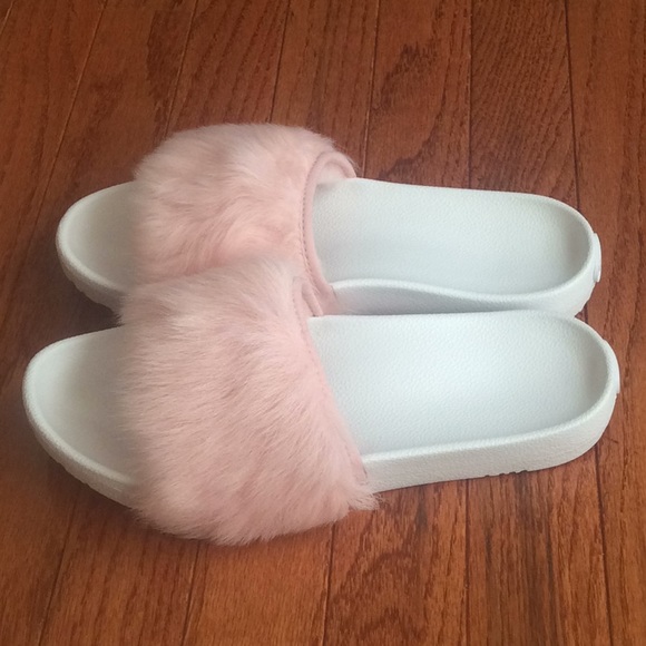 🆕 Authentic UGG fluffy slides light pink- size 8 - Picture 4 of 8
